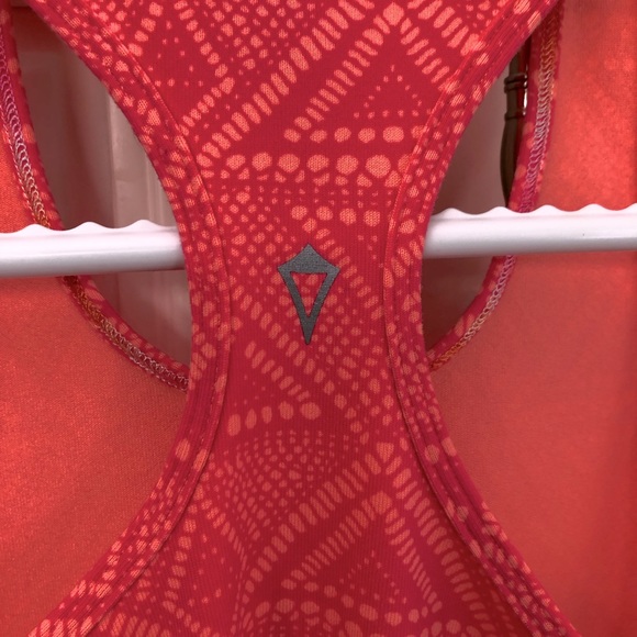 SIZE 6 - Ivivva by Lululemon girl’s tank top - Picture 6 of 7